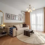 Riverline 2bdr Oldtown * بوخارست