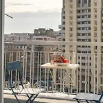 Riverline 2bdr Oldtown بوخارست