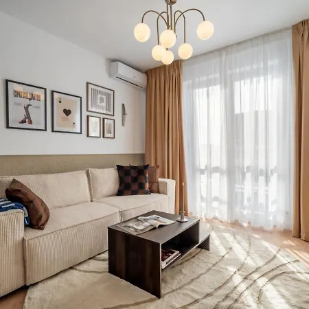 Riverline | 2bdr | Oldtown Apartment Bucharest