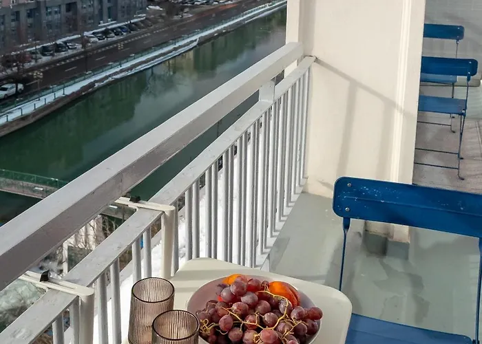 Riverline 2bdr Oldtown * Bukarest