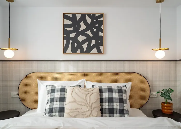 Riverline 2bdr Oldtown Apartment Bucharest